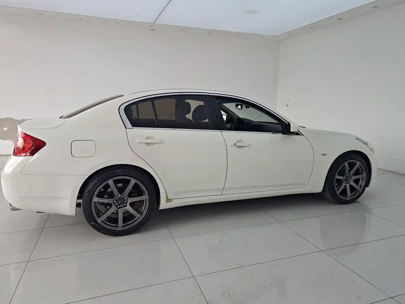 Infiniti G Series 2012 2010 Model G25 Sedan Luxury Sport Edition