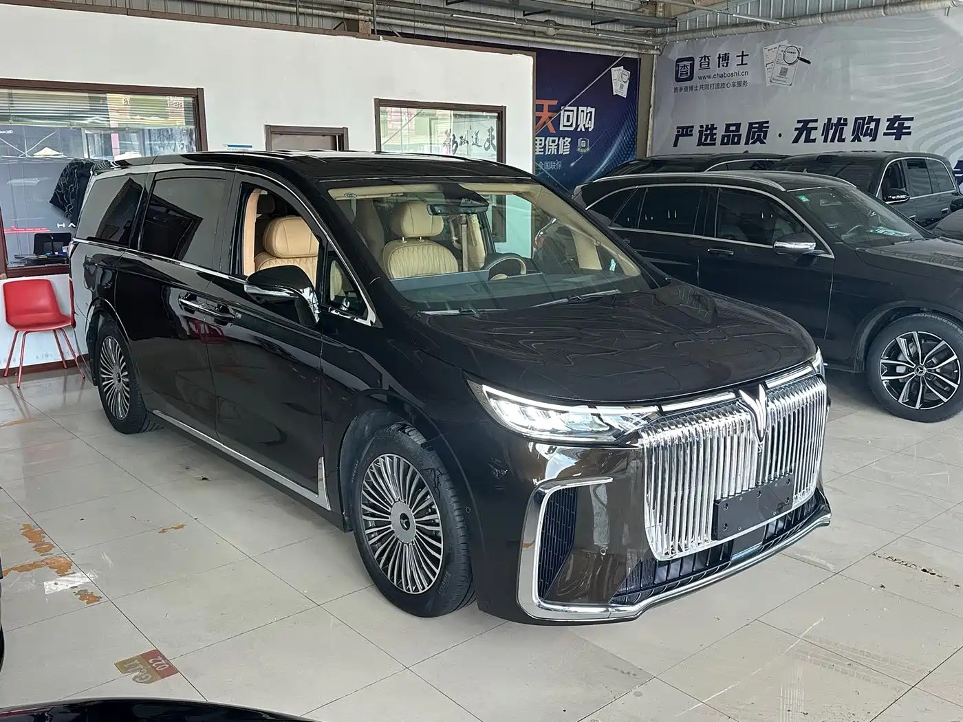 Voyah Auto Voyah Dreamer 2025 PHEV AWD Flagship Kunpeng Edition фото 3