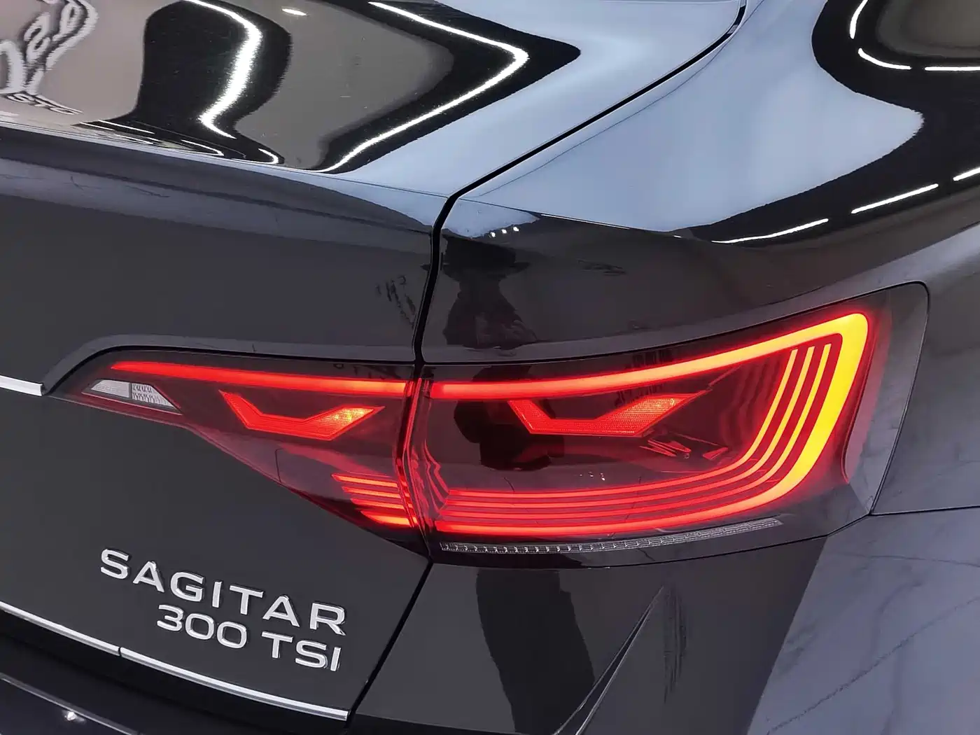 Volkswagen Sagitar 2023 300TSI DSG Surpassing Edition фото 20