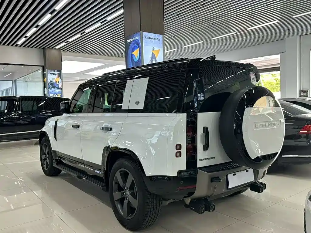 Фото 2 - Land Rover Defender