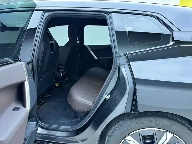 BMW iX 2022 xDrive40 фото 8