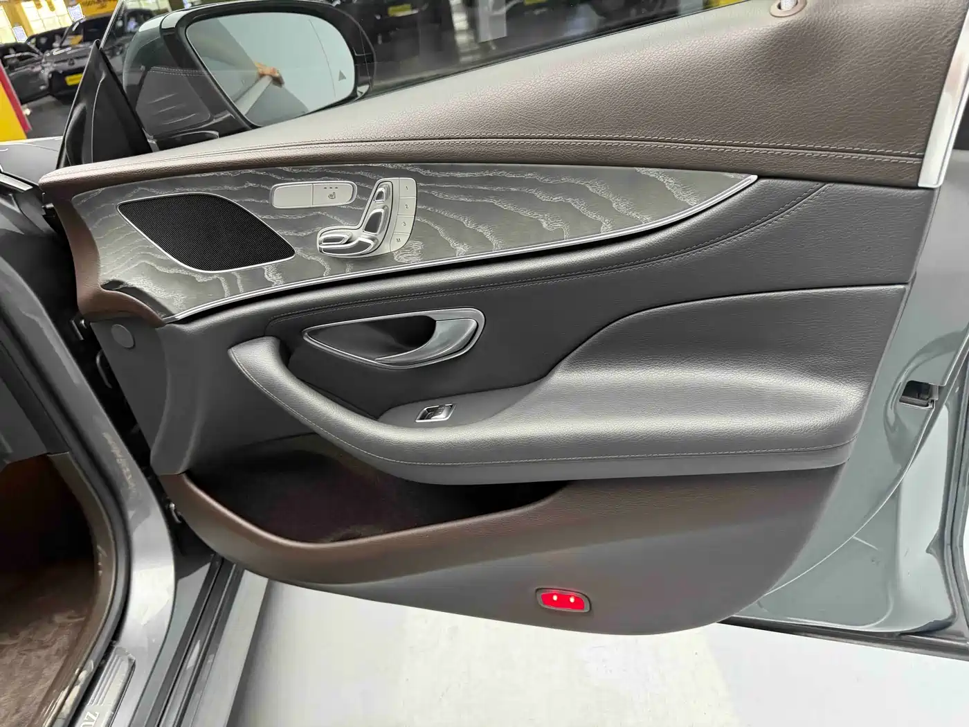 Mercedes-Benz CLS 2018 CLS 300 Dynamic фото 18