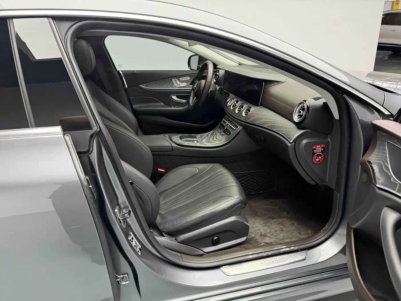 Mercedes-Benz CLS 2018 CLS 300 Dynamic фото 4
