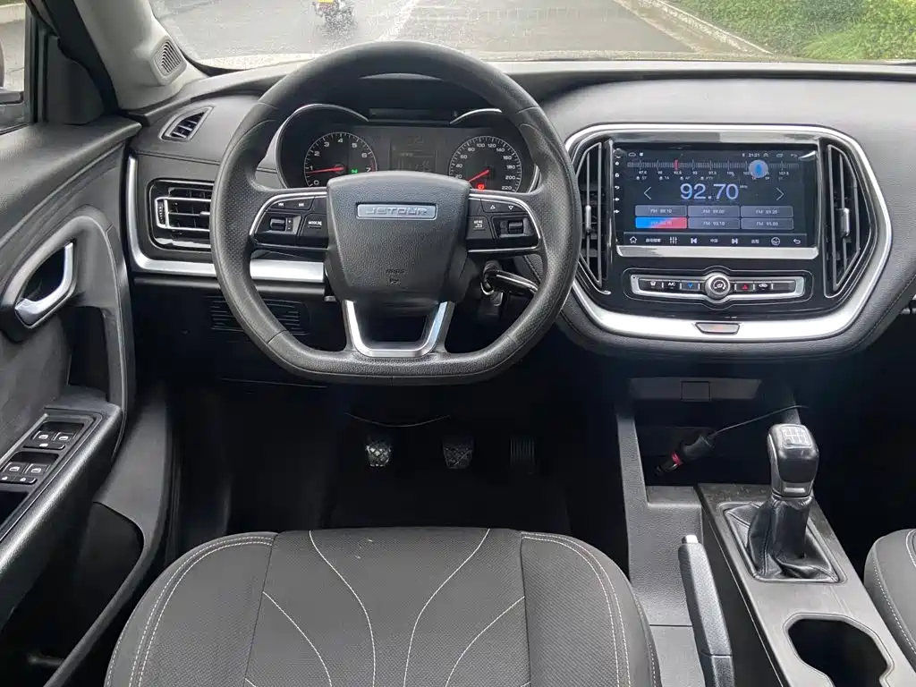 Jetour X70M 2020 2020 Facelift 1.5T Manual Partner 6-seater