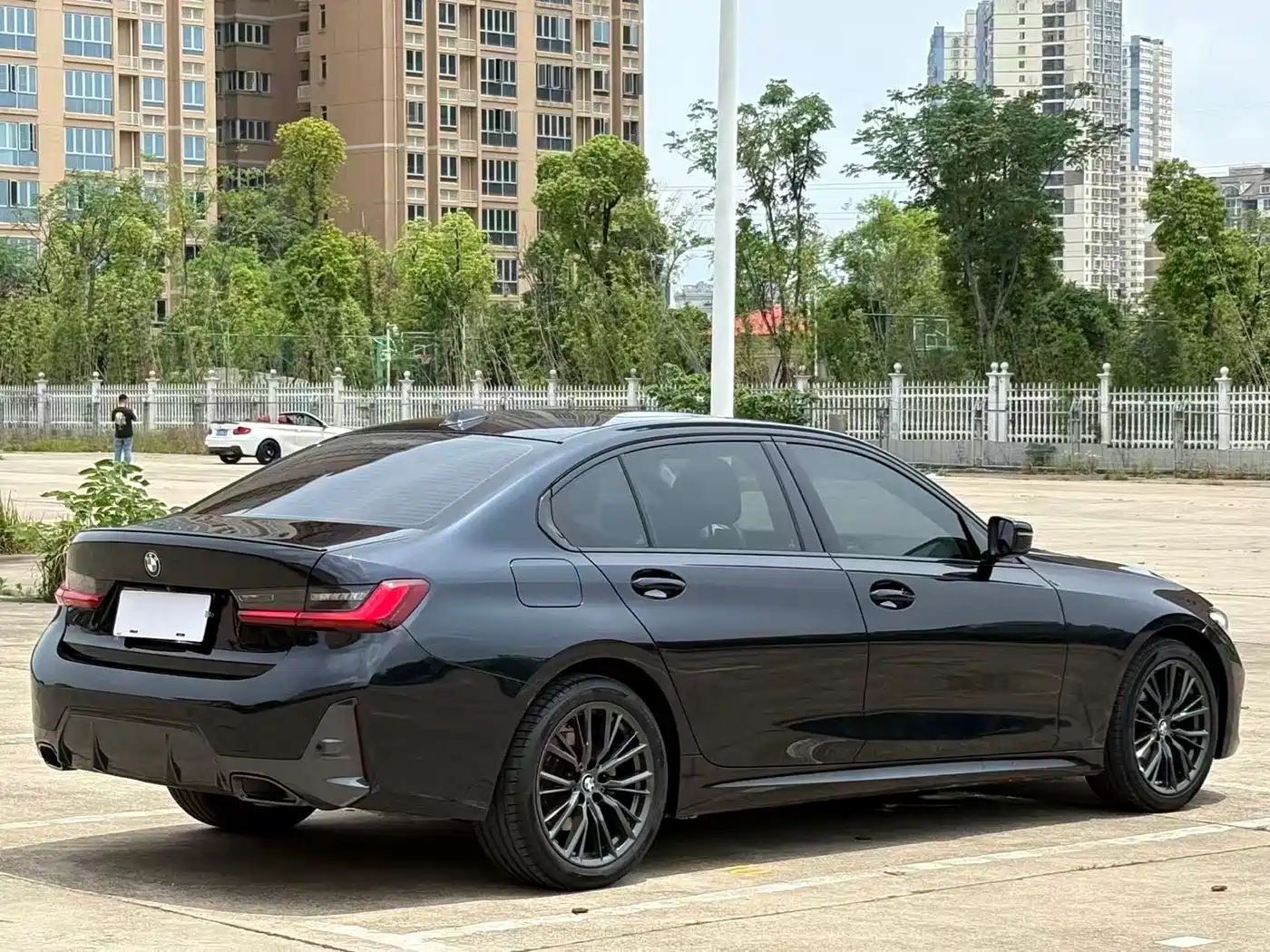 BMW 3 Series 2024 325Li M Sport Shadowline Package фото 11