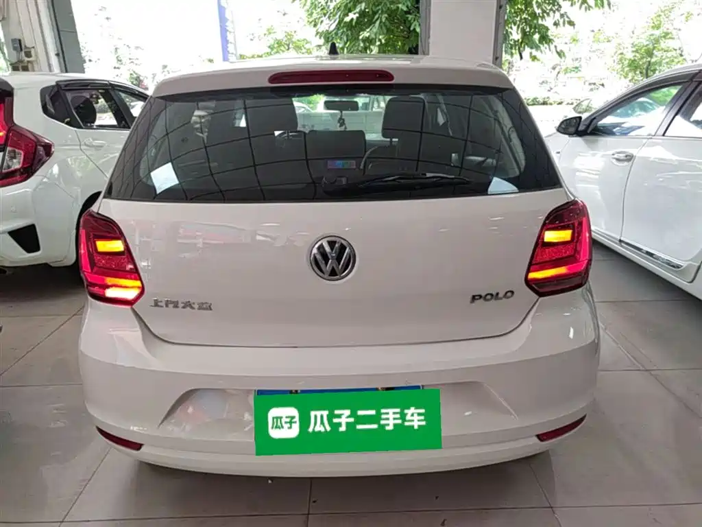 Volkswagen Polo 2016 1.4L Automatic Trend фото 6