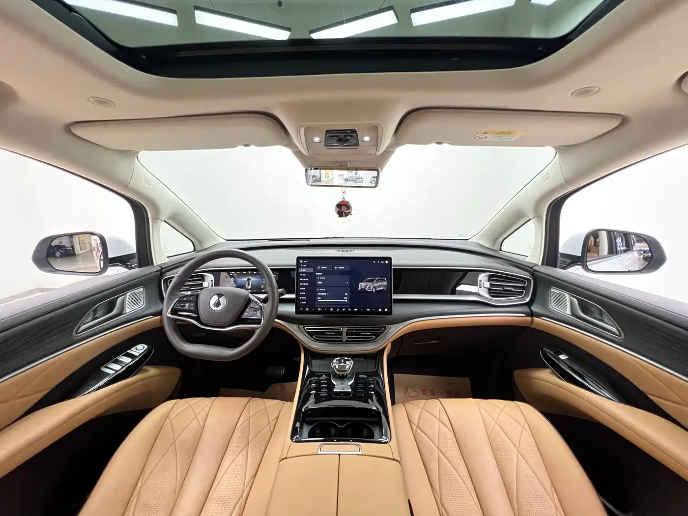 Denza D9 2024 DM-i 980 AWD Prestige фото 22
