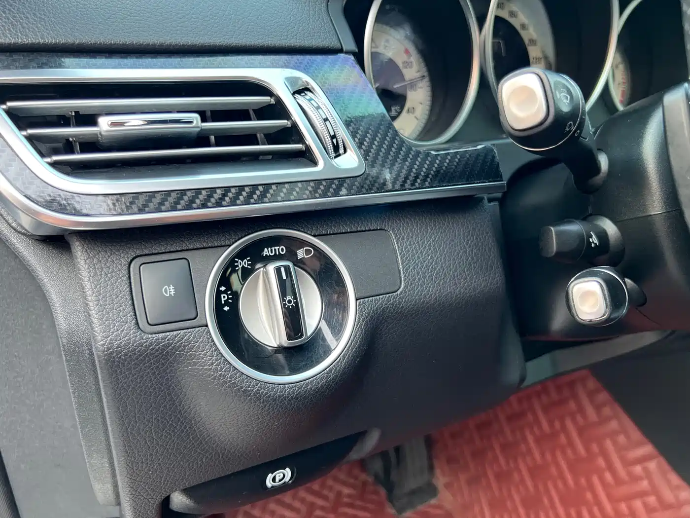 Mercedes-Benz E-Class 2015 E 260 L Sport фото 14