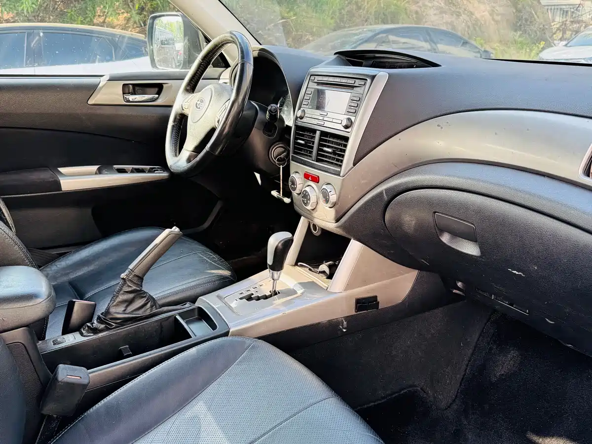 Subaru Forester 2010 2.0XS Luxury Navigation Edition фото 8