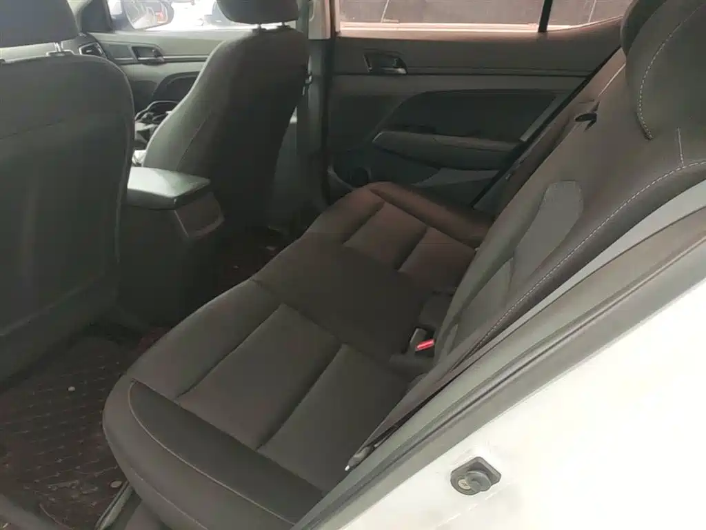 Hyundai Elantra 2016 1.4T DCT Dynamic·Vitality фото 17