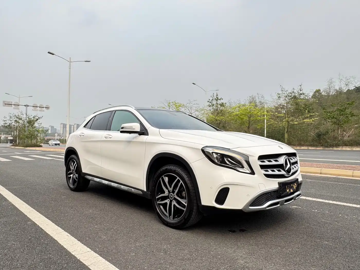 Mercedes-Benz GLA 2017 GLA 200 Fashion фото 2