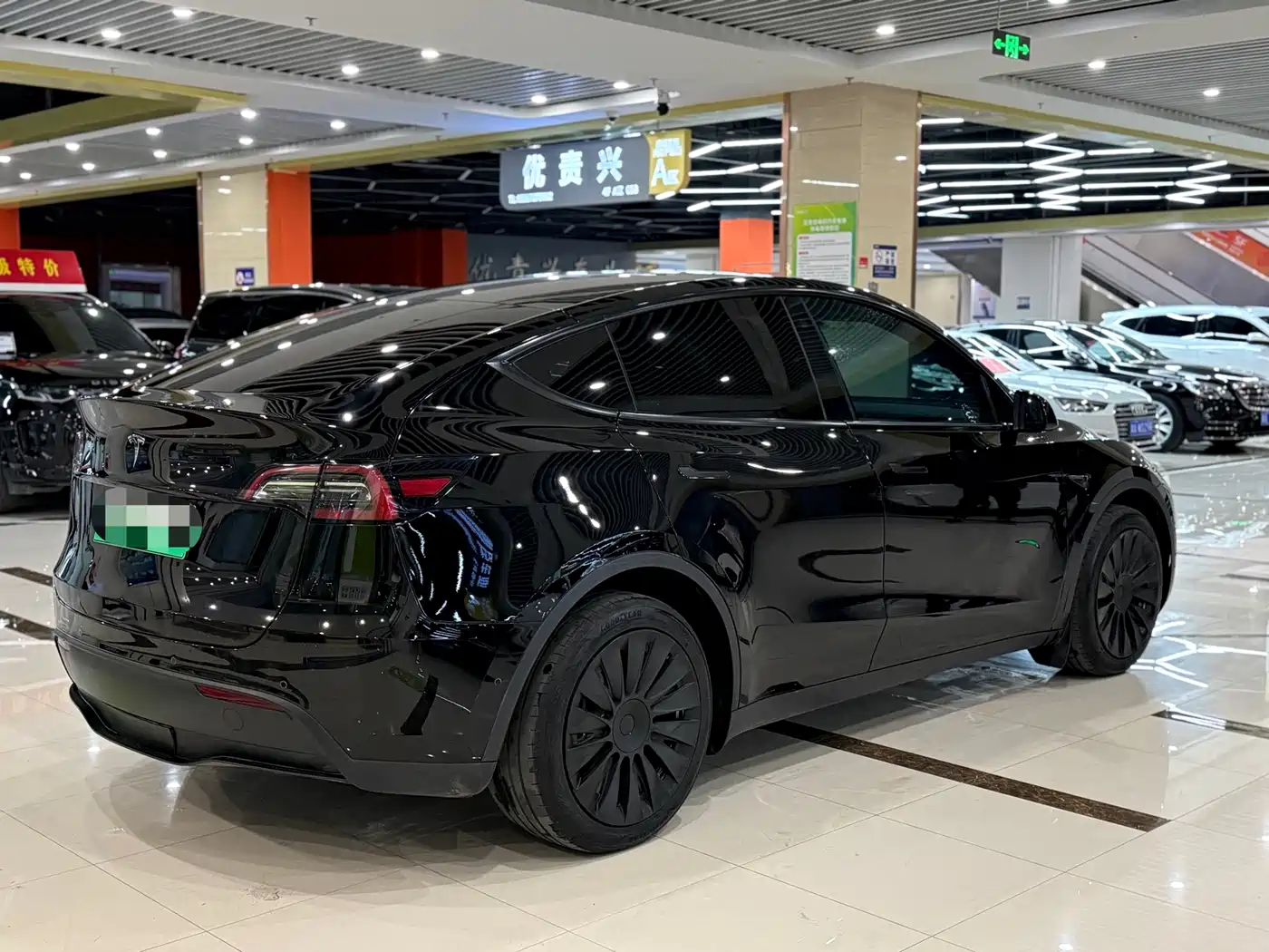 TESLA MODEL Y