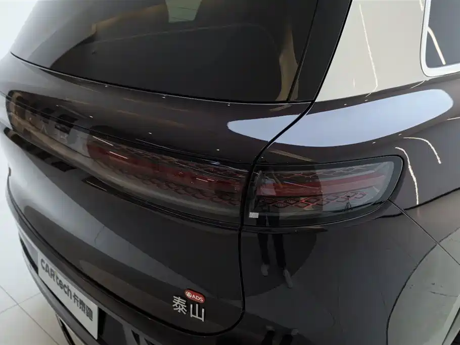Voyah Auto VOYAH Taisan 2026 Model Base фото 11