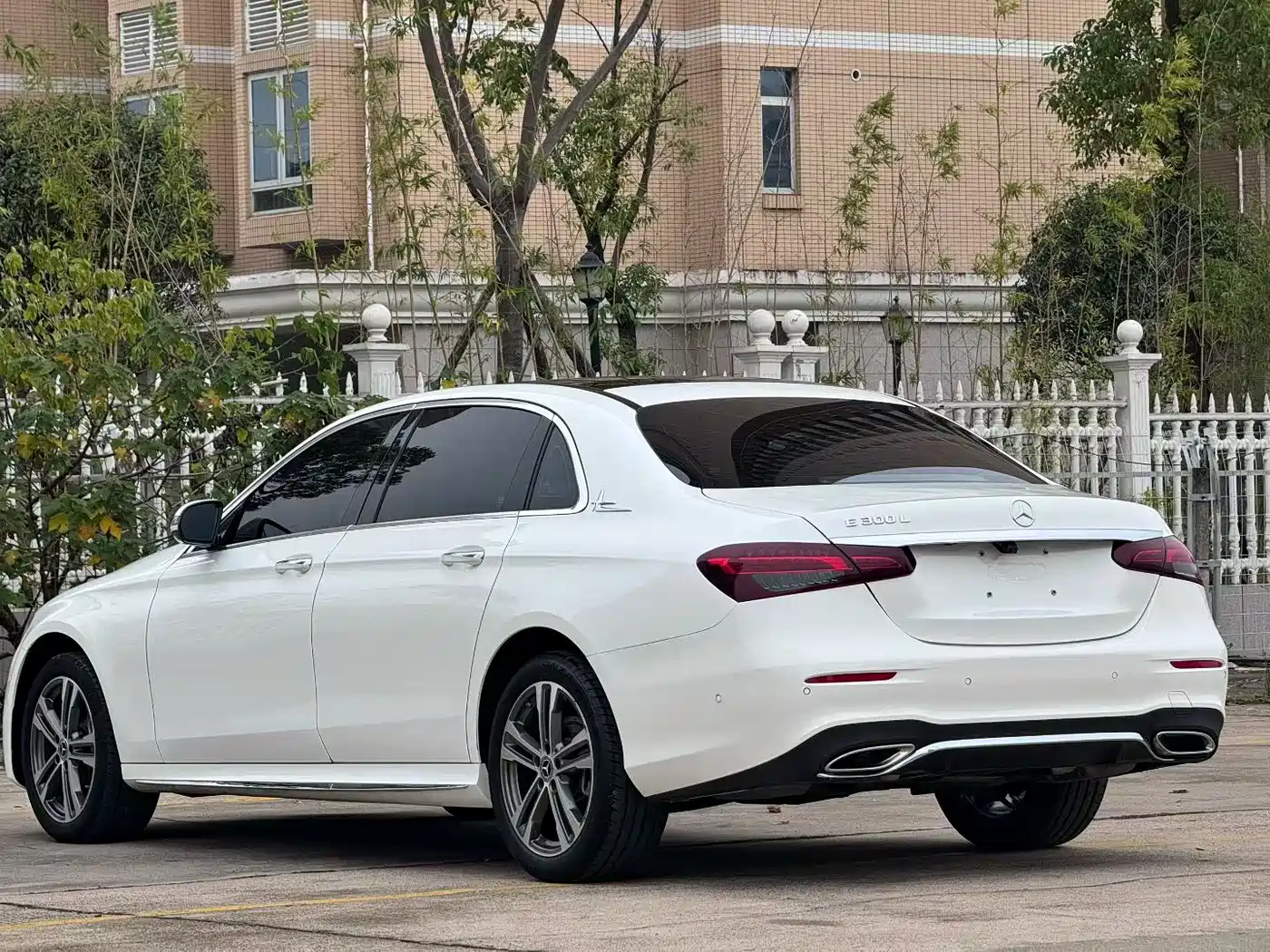 Mercedes-Benz E-Class 2021 E 260 L фото 7