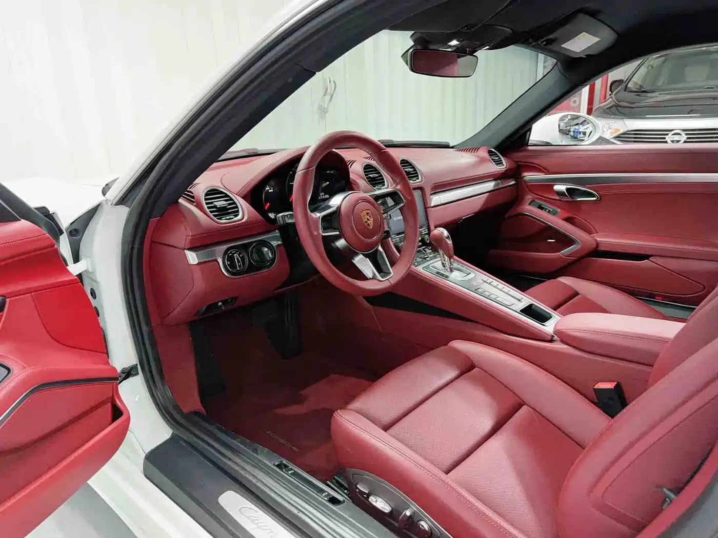 Porsche 718 2018 Cayman 2.0T фото 6