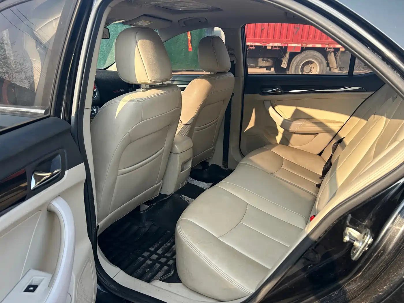 Photo 5 - Roewe 360