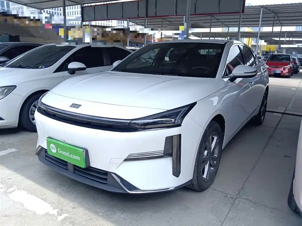 Geely Galaxy Galaxy L6 2025 EM-i 140km Voyage Edition фото 2