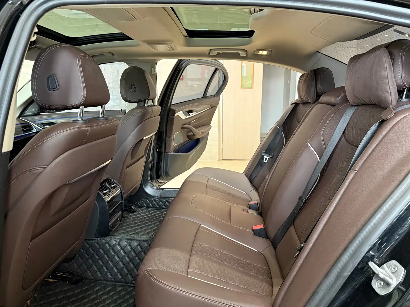 BMW 5 Series 2023 530Li Leading Luxury Package фото 14