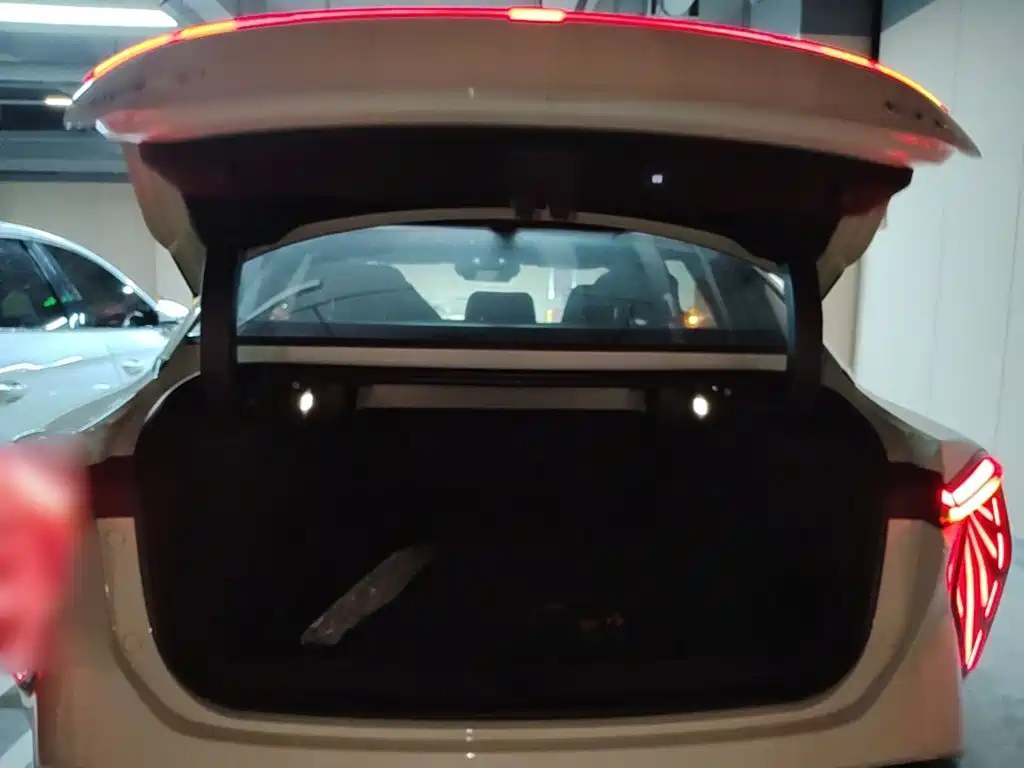 Hongqi EH7 2026 2025 690 Smart Selection Edition
