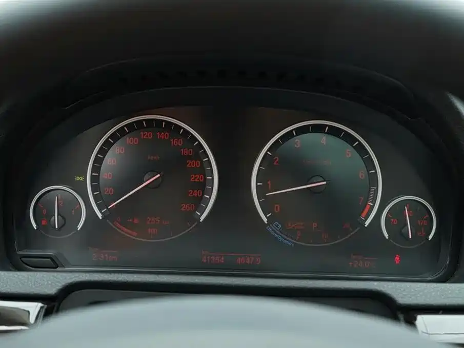 BMW 5 Series GT 2013 535i xDrive Luxury фото 31