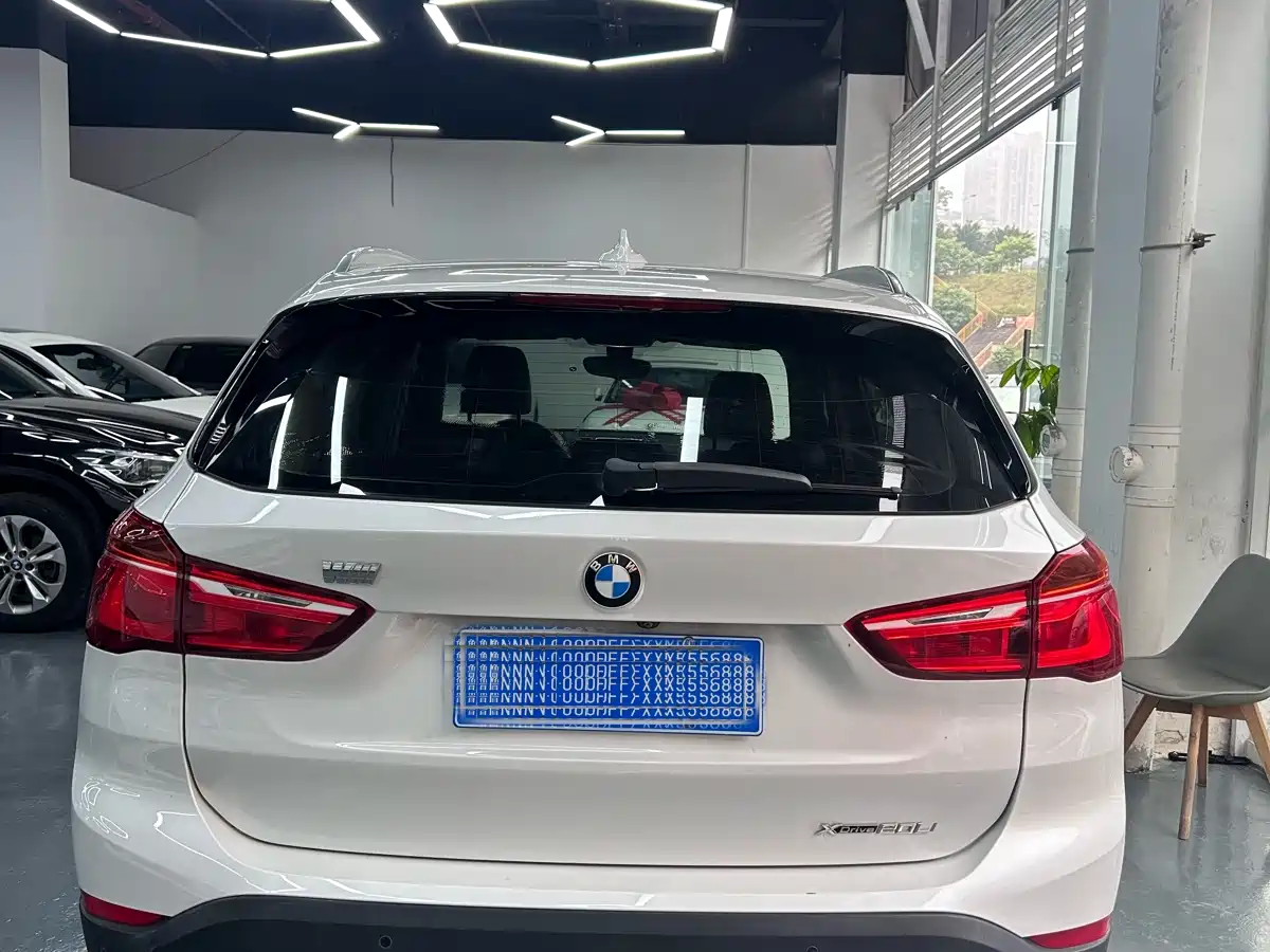 BMW X1 2018 xDrive20Li Premium Model фото 4