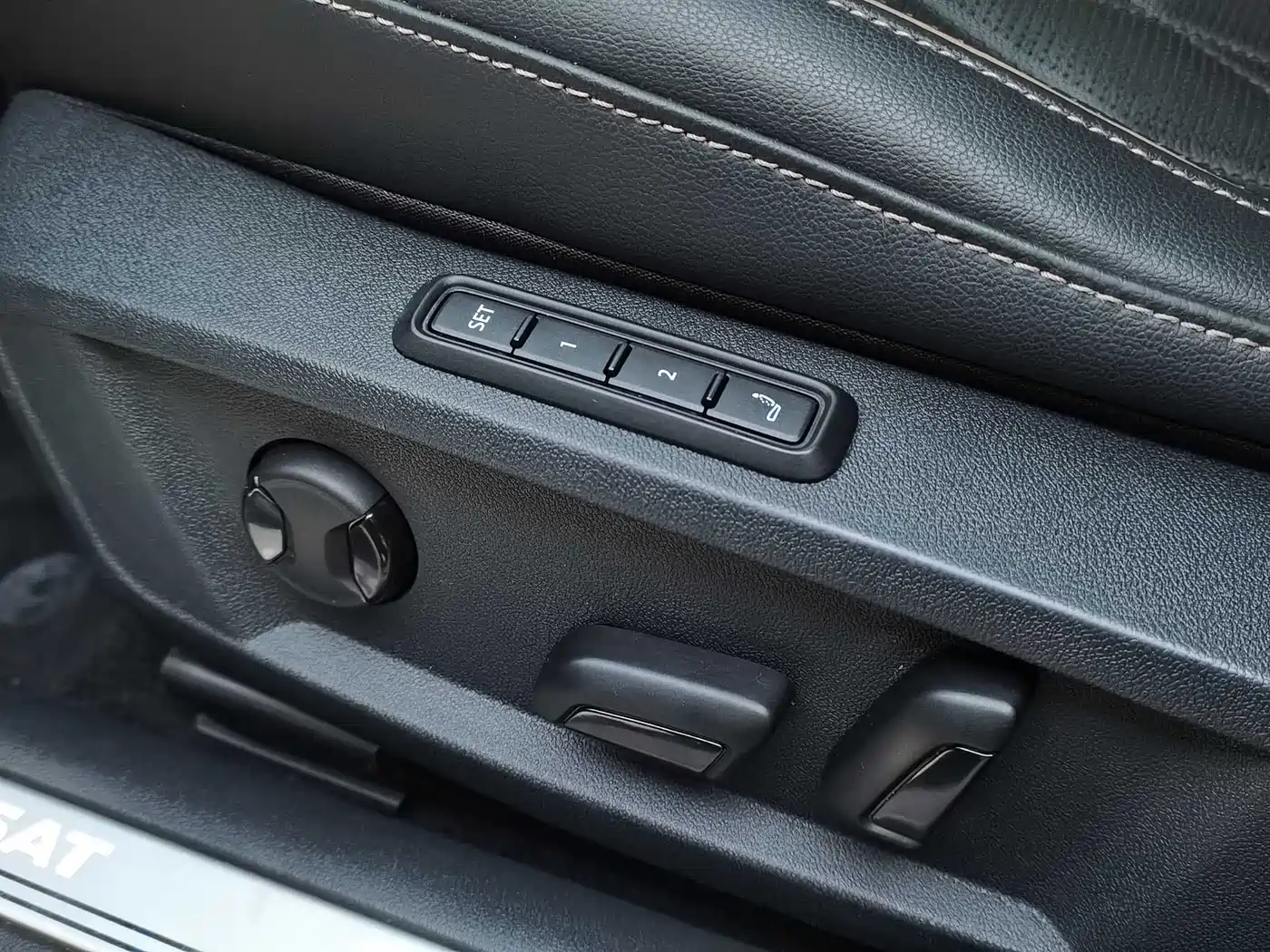 Volkswagen Passat 2019 330TSI Premium Edition China V фото 21