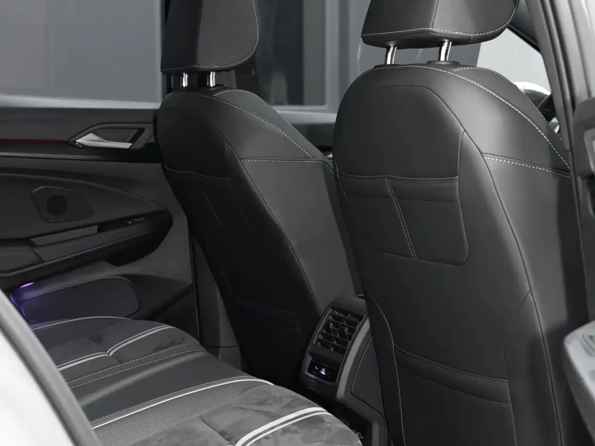 Volkswagen Golf 2021 280TSI DSG R-Line фото 19