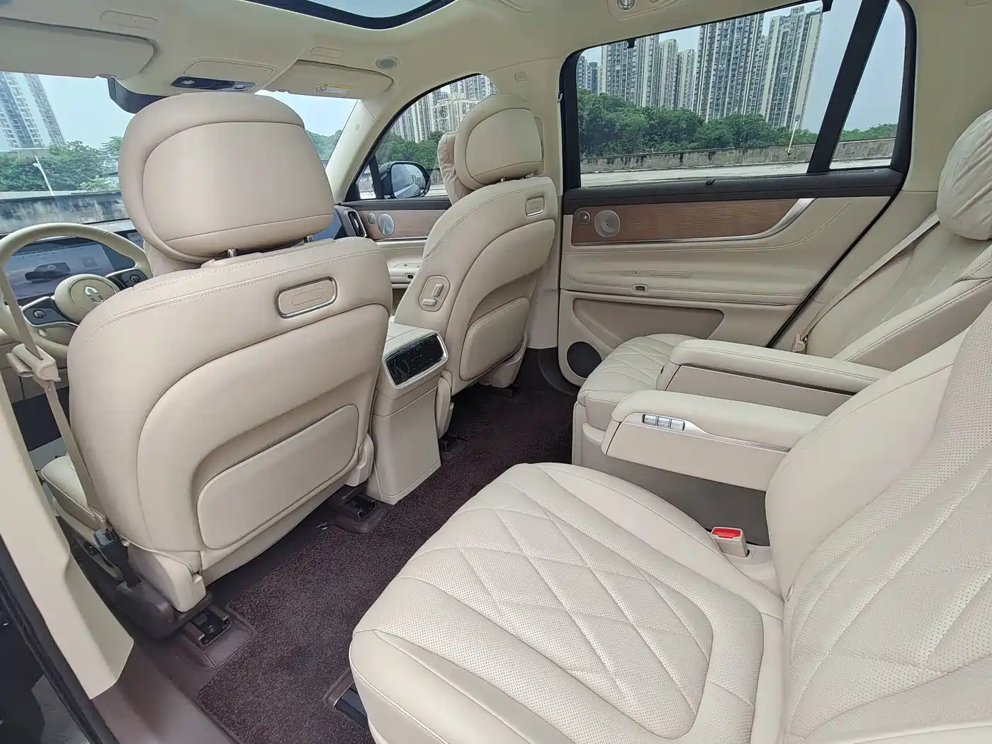 AITO Wenjie AITO M9 2024 Extended Range Ultra 42kWh 6-Seater фото 12
