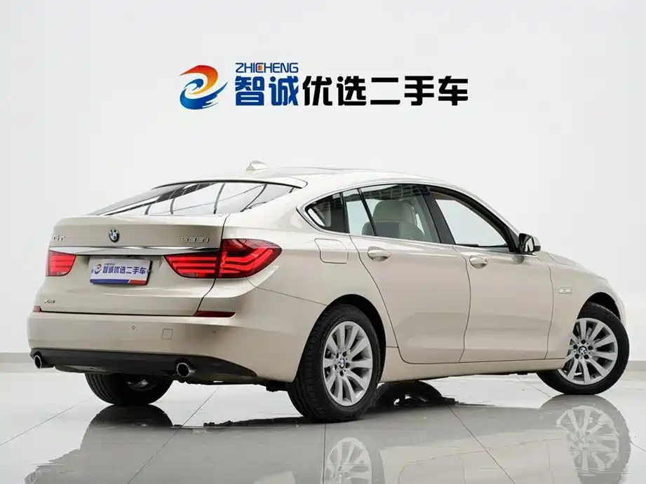 BMW 5 Series GT 2013 535i xDrive Luxury фото 34