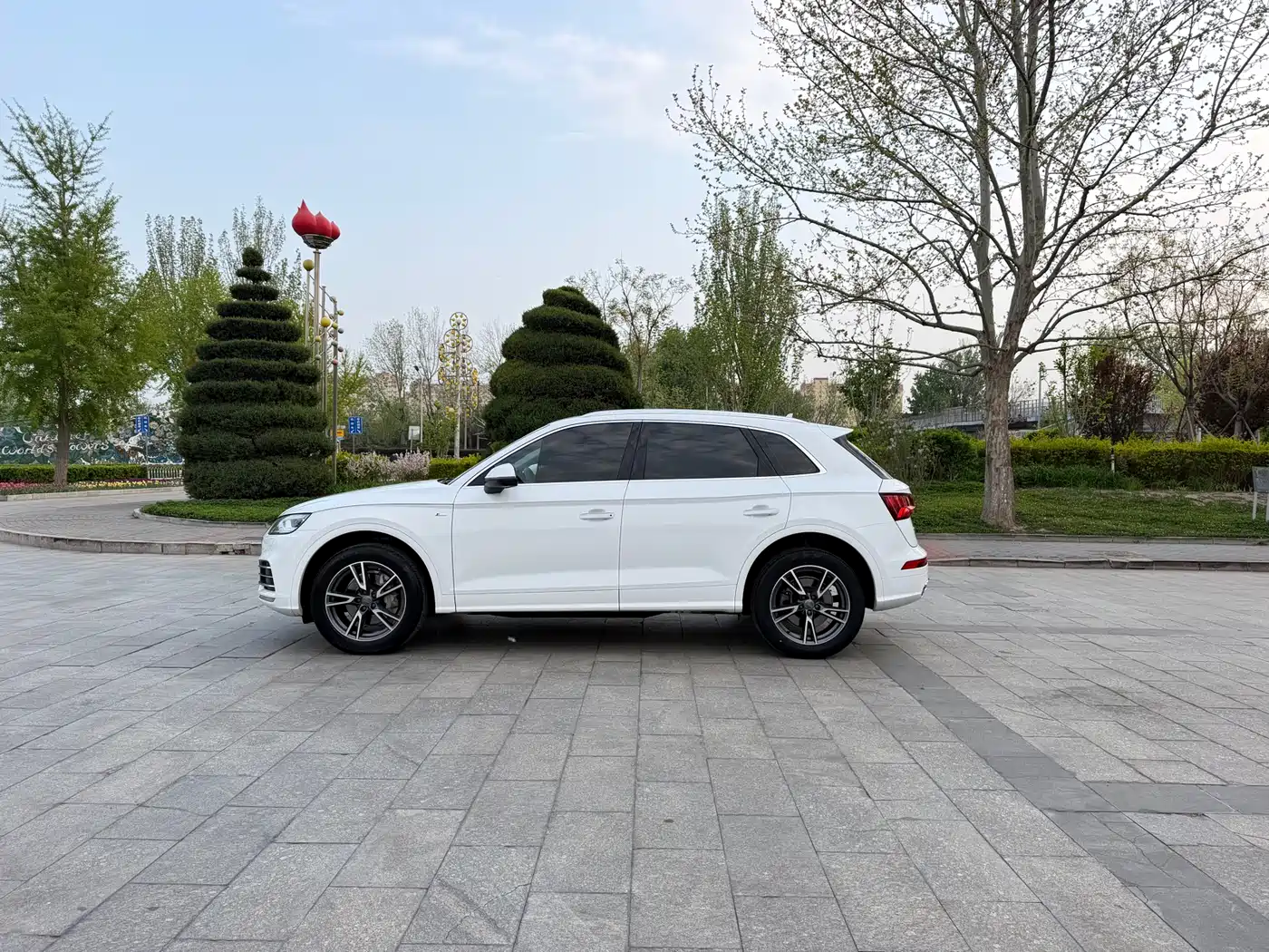 Audi Q5L 2020 Facelift 40 TFSI Honor Fashion фото 7