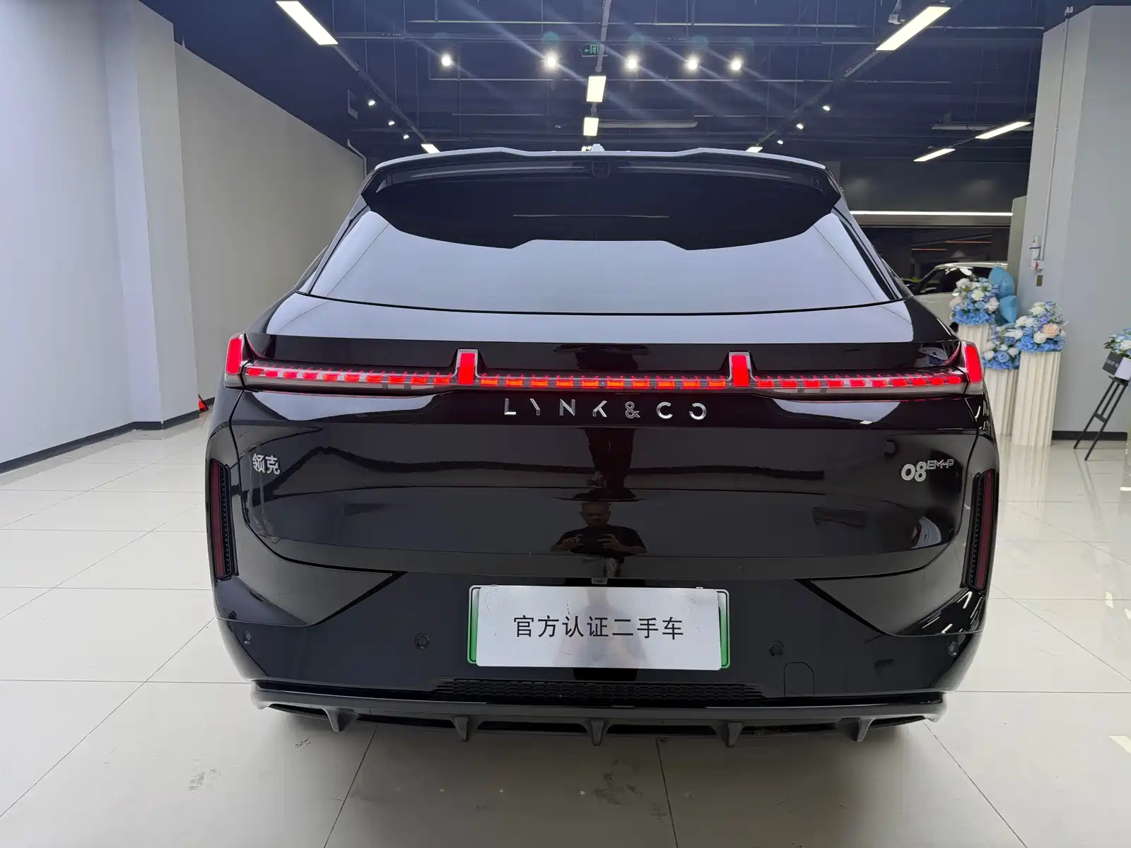 Фото 8 - Lynk & Co 08 EM-P