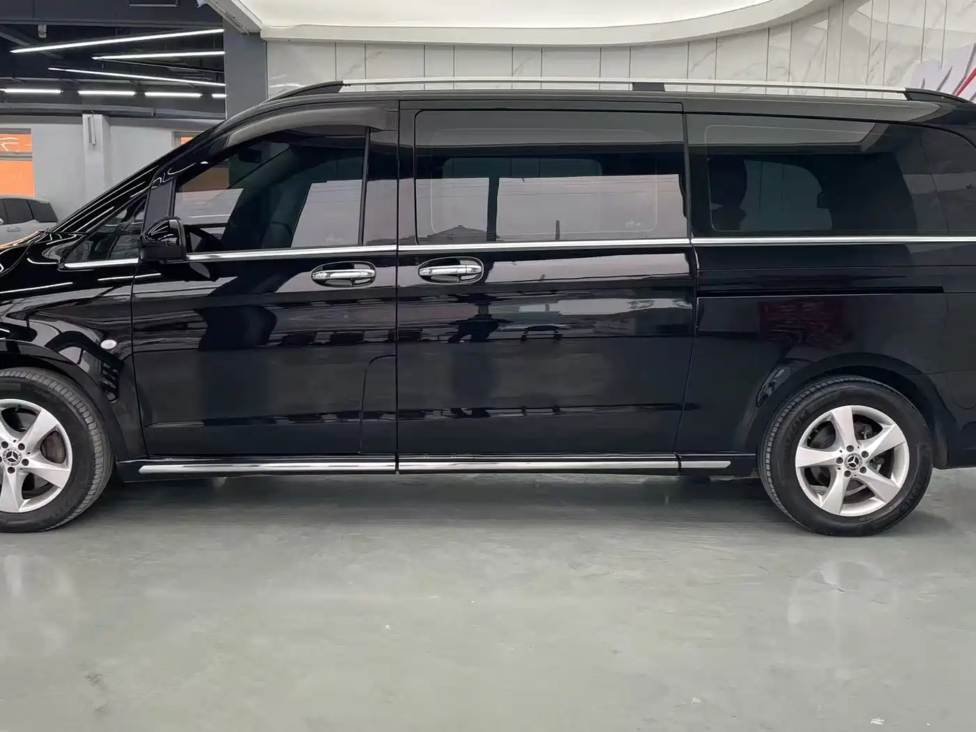 Mercedes-Benz Vito 2018 2.0T Elite Edition 7-Seater China V фото 5