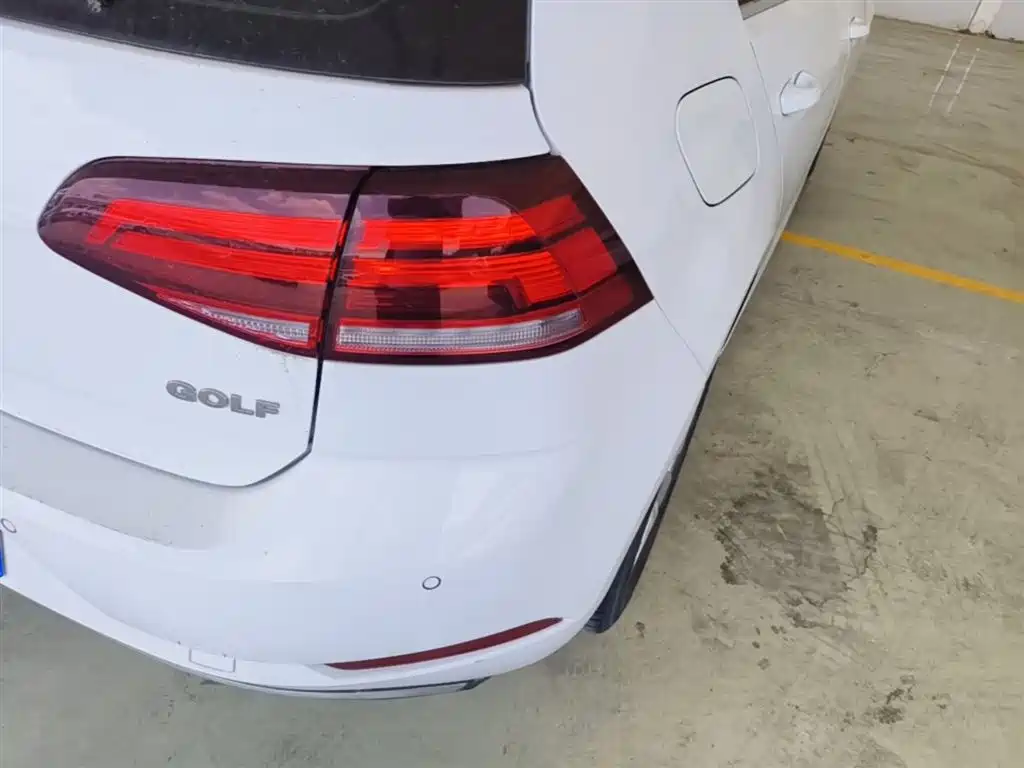 Volkswagen Golf 2018 1.6L Automatic Comfort фото 8