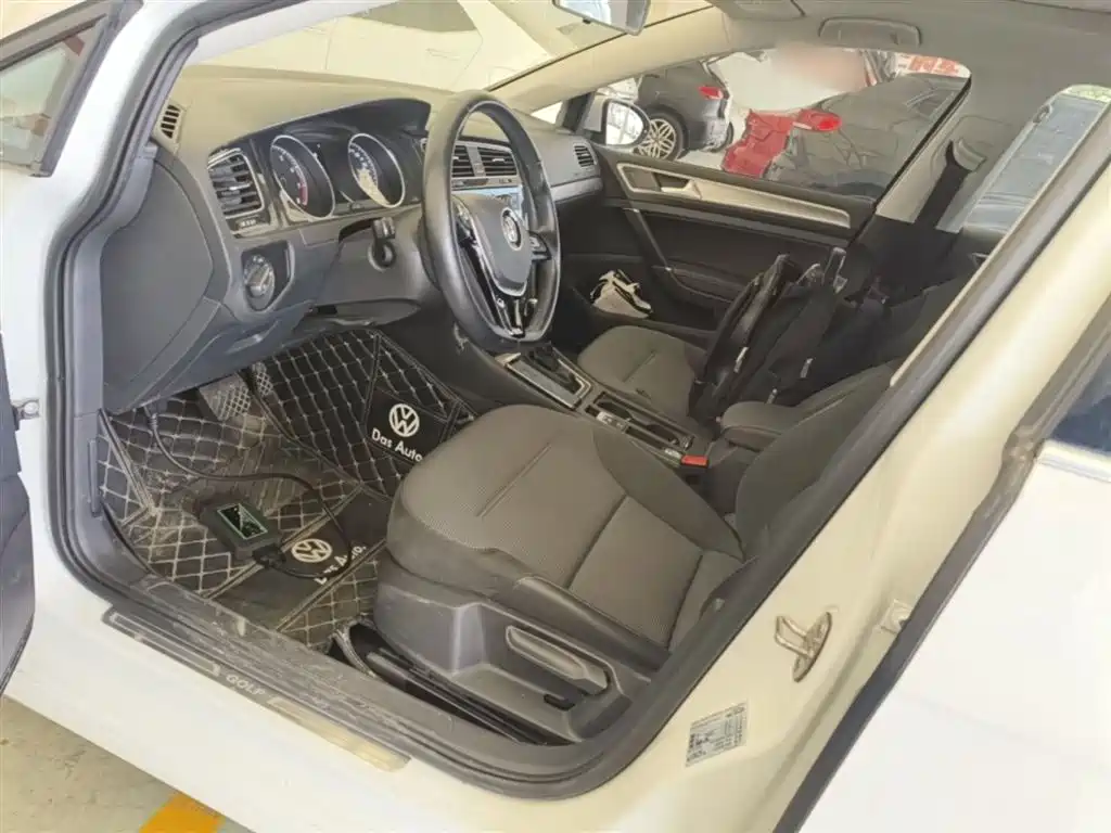 Volkswagen Golf 2018 1.6L Automatic Comfort фото 15