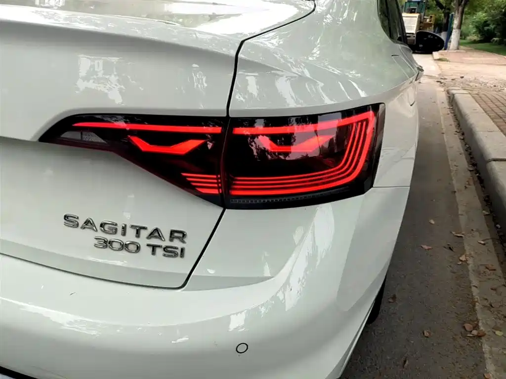 Volkswagen Sagitar 2023 300TSI DSG Surpassing Edition фото 8