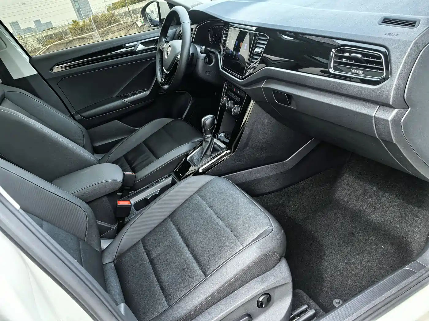 Volkswagen T-ROC 2022 280TSI DSG 2WD Comfort PLUS фото 8