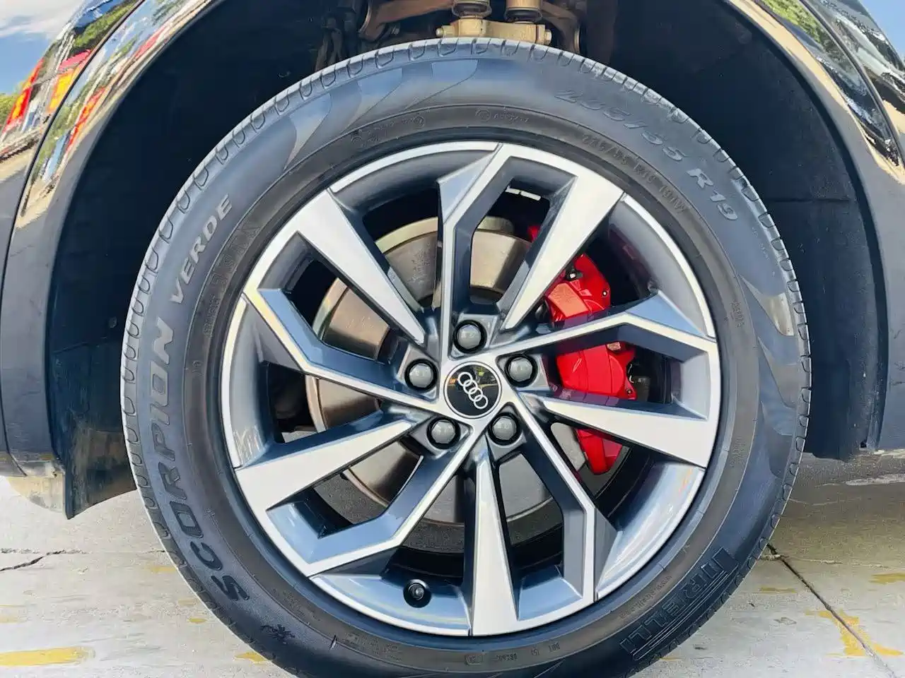 Audi Q5L 2024 Model 40 TFSI Luxury Dynamic фото 16