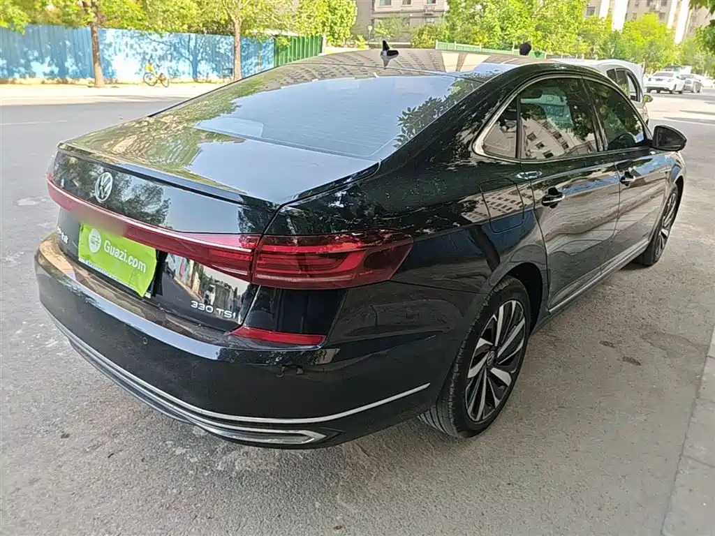 Volkswagen Passat 2023 330TSI Luxury Edition фото 7