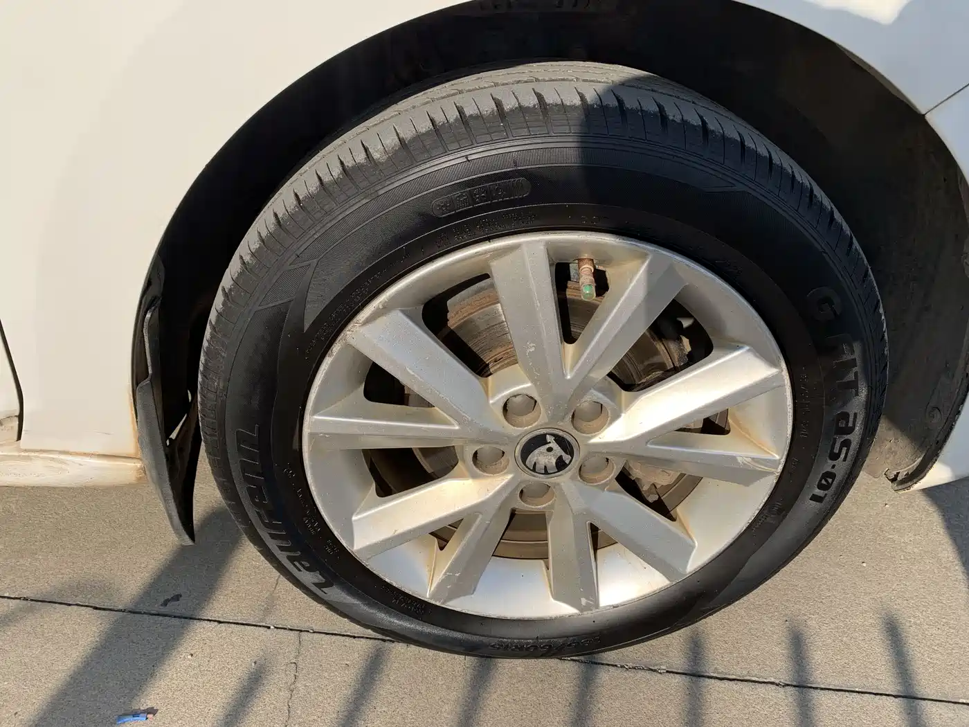 Škoda Rapid 2016 1.6L Automatic Pioneer Edition фото 11