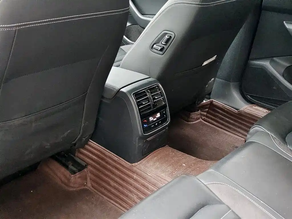 Volkswagen Magotan 2020 330TSI DSG Leading фото 9