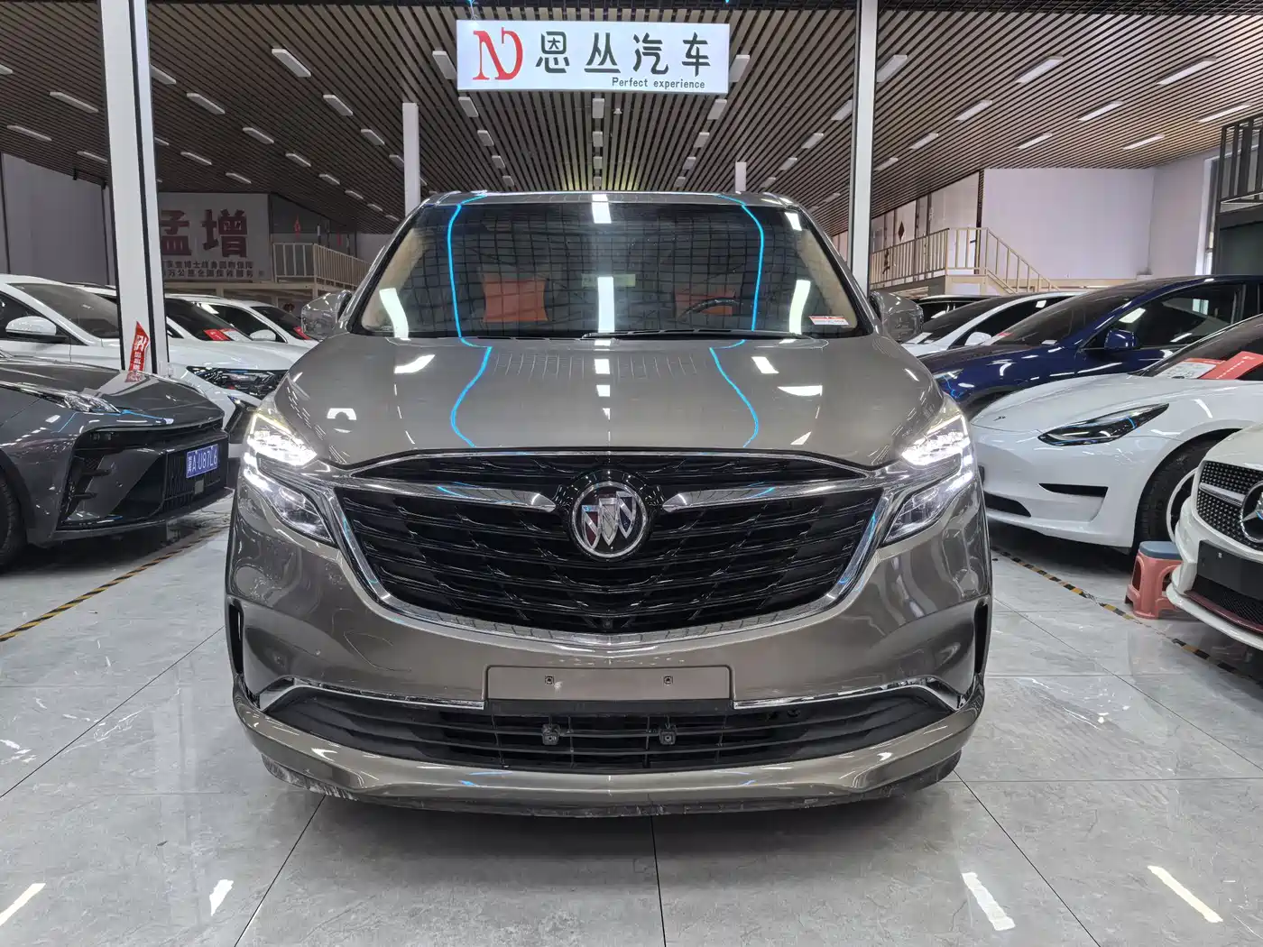 Buick GL8 2021 ES Landlord 653T Comfort фото 2