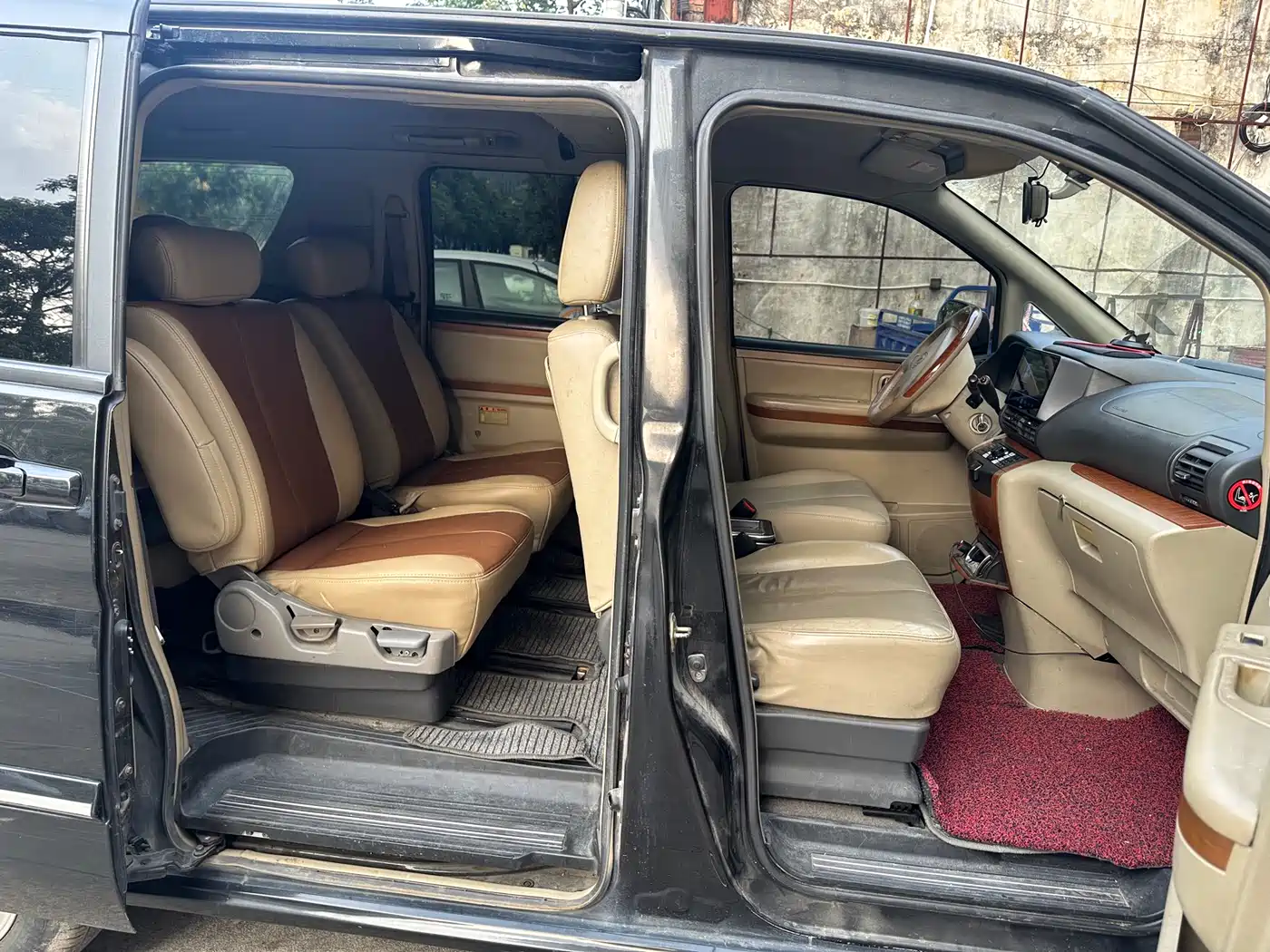 Dongfeng Yuxuan 2012 2009 2.5L Auto Luxury Edition