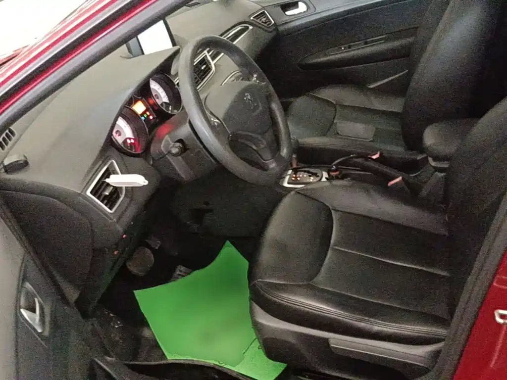 صورة 15 - Peugeot 308