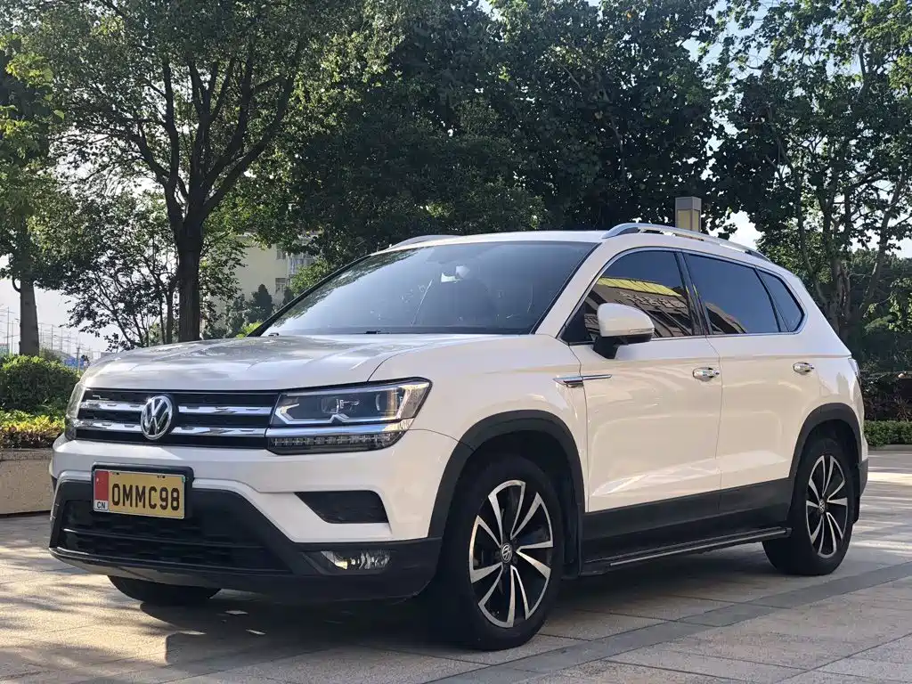 صورة 1 - Volkswagen Tharu