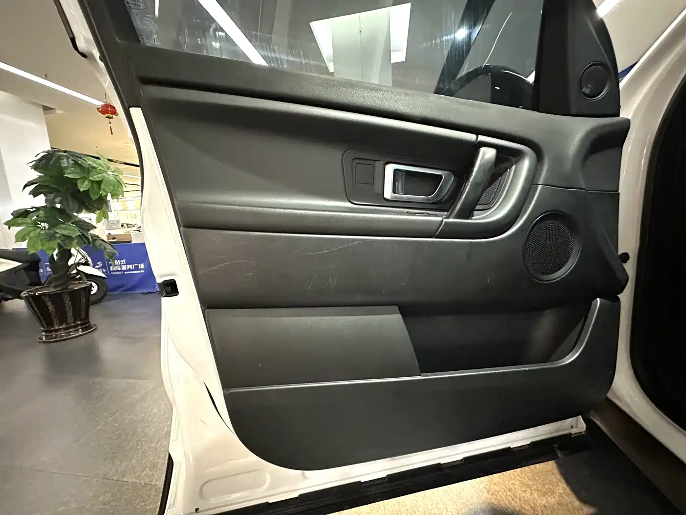 Фото 11 - Land Rover Discovery Sport