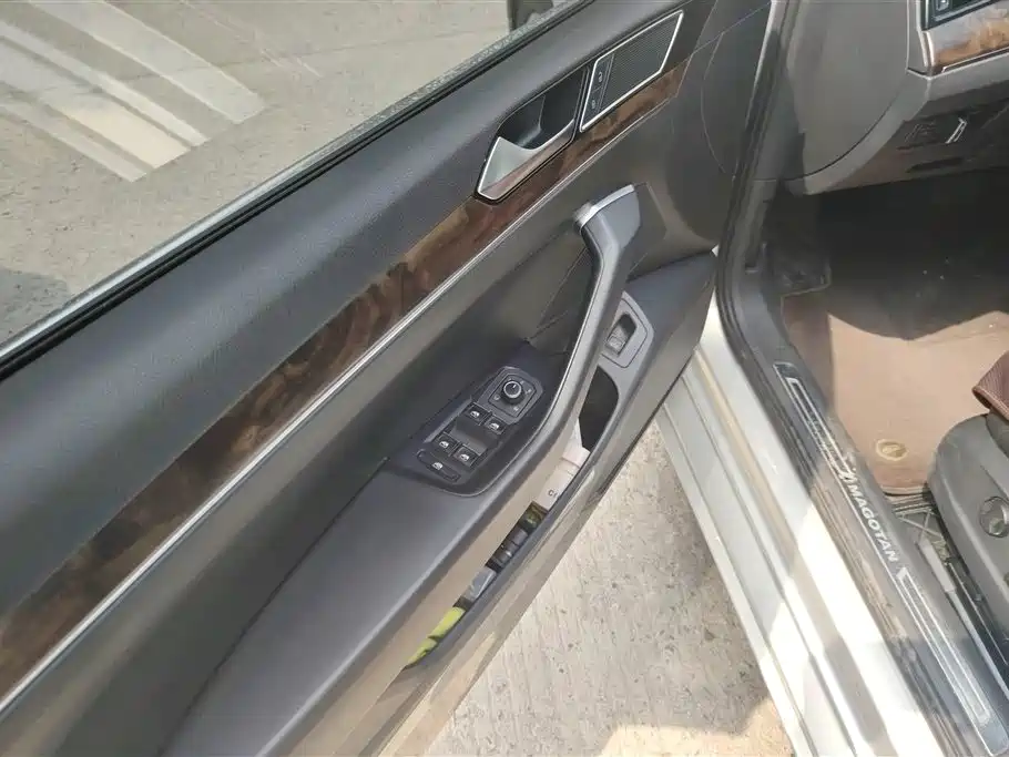 Volkswagen Magotan 2018 380TSI DSG Luxury фото 7