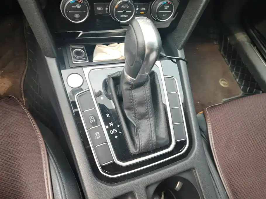 Volkswagen Magotan 2018 380TSI DSG Luxury фото 16