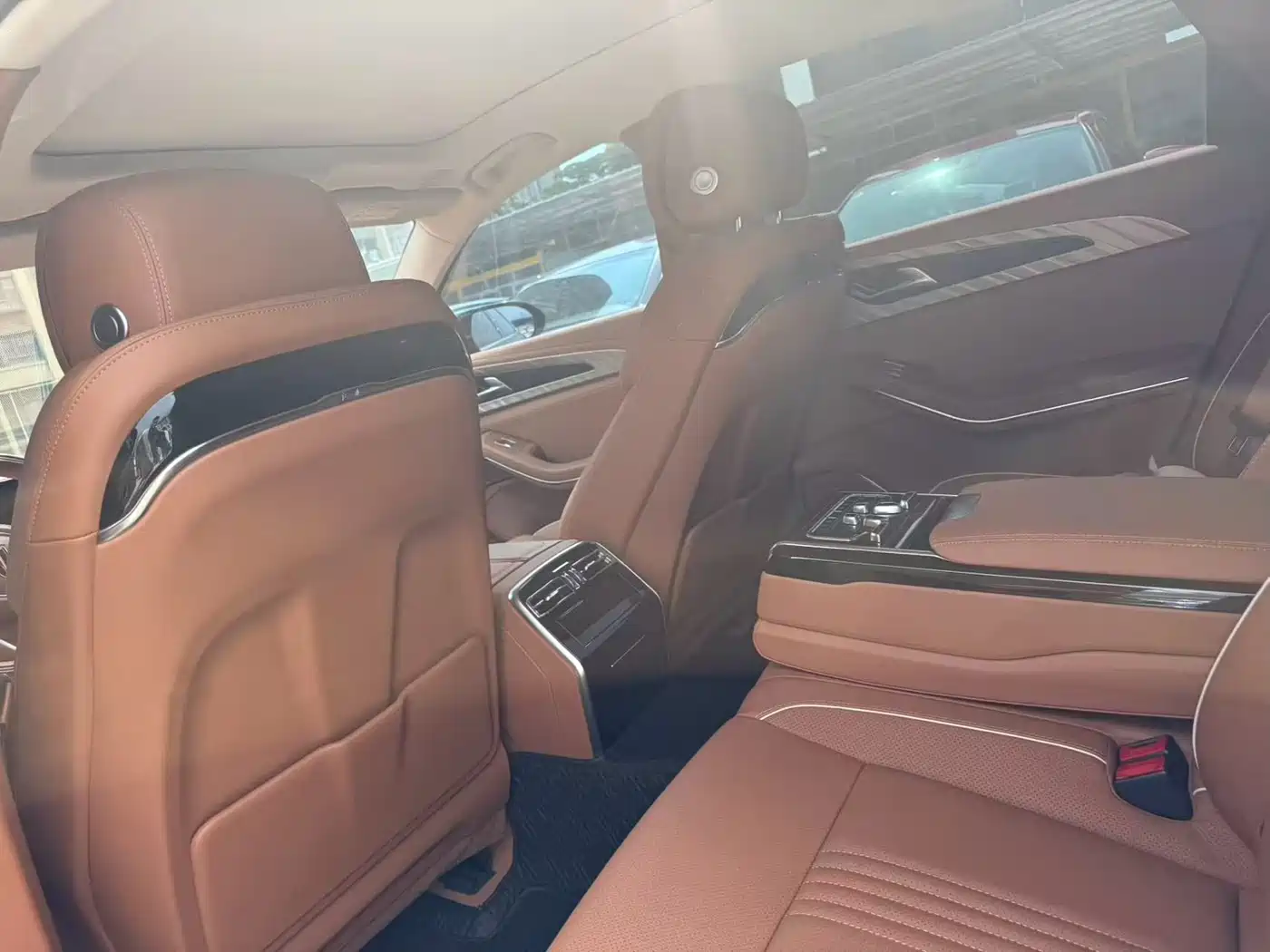 Hongqi H9 2020 2.0T Smart Connection Qi Xiang Edition фото 5