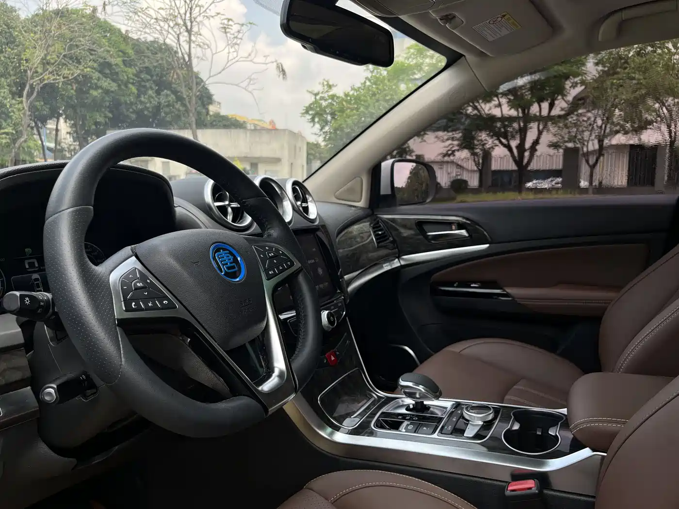 BYD Tang New Energy 2017 Model 2.0T Full-time 4WD Elegance фото 9