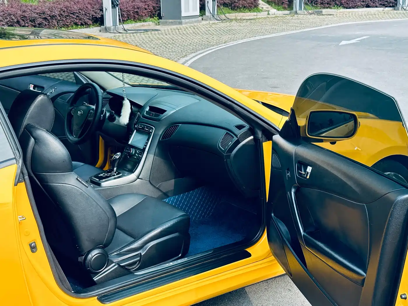 Hyundai Genesis Coupe 2012 2.0T Automatic Luxury Edition фото 14
